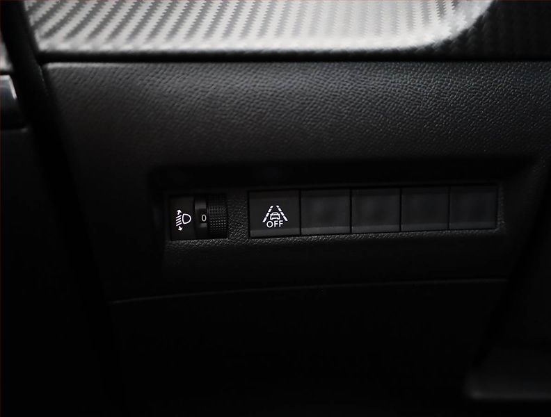 Peugeot 2008 (2021) 1.2 PureTech, Serv.kniha, Kůže - fotka 17 z 19