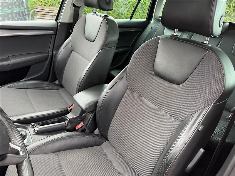Škoda Octavia III 1.6 TDI Style DSG/Panorama - fotka 17 z 23