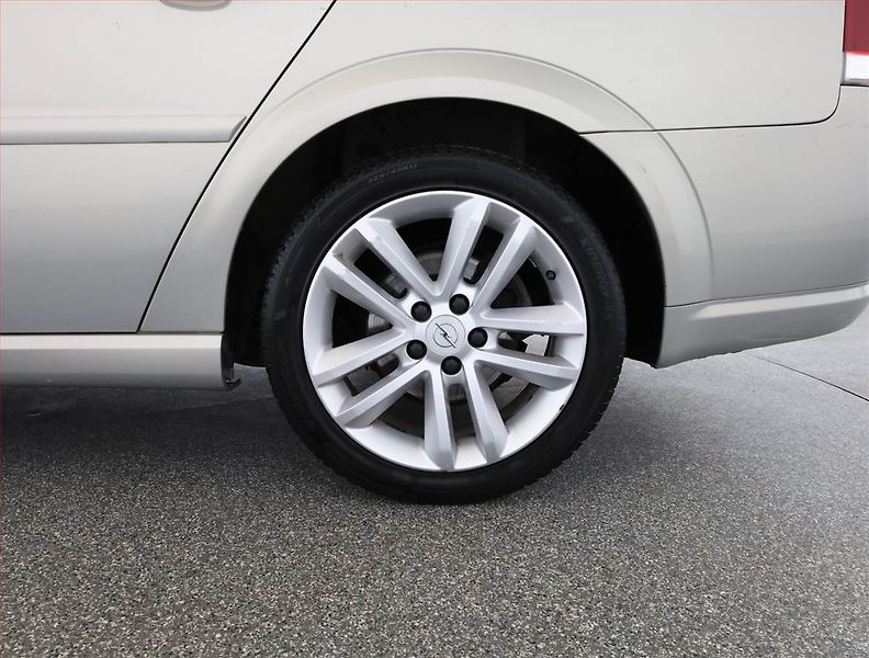 Opel Vectra (2008) 1.8, Automat, Serv.kniha - fotka 16 z 16