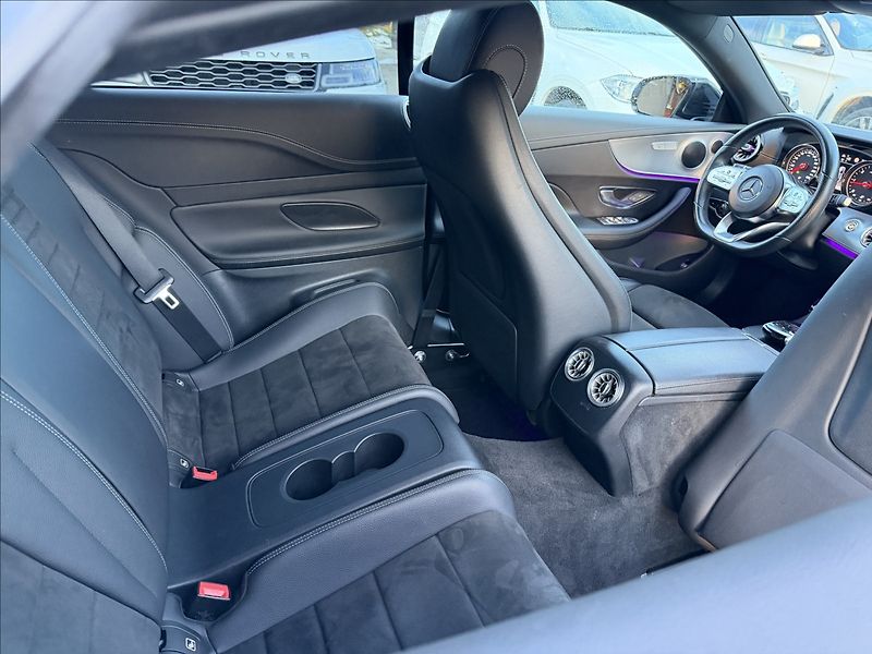 Mercedes-Benz Třídy E 220d 4Matic AMG - fotka 27 z 29