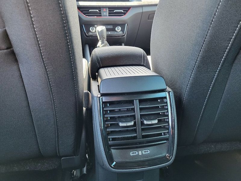 Škoda Scala Dynamic 1,0TSI 85kW - fotka 14 z 30