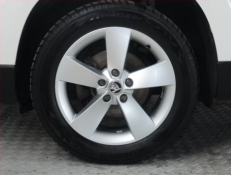 Škoda Karoq (2019) Style 1.6 TDI, Navi, Tempomat - fotka 15 z 19