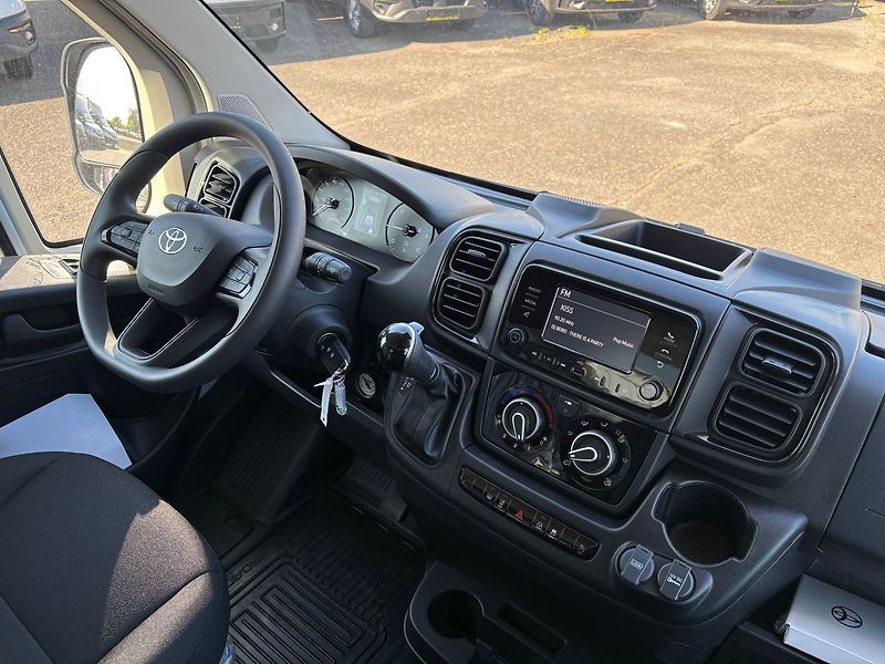 Toyota Proace Max (2026) 2.2, 180k, 8AT, 10palet - fotka 21 z 23