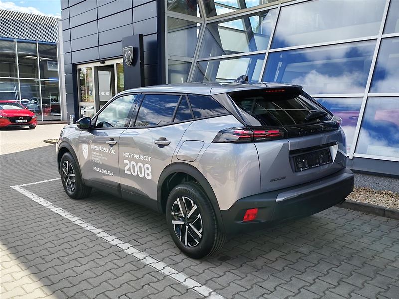 Peugeot 2008 1.2 BUSINESS Hybrid 110 e-DCS6 - fotka 4 z 16