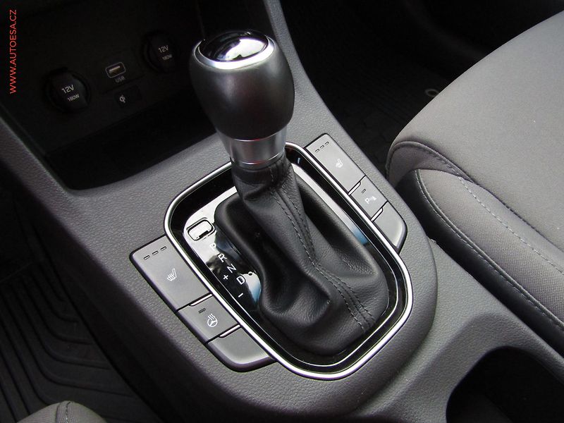 Hyundai i30 (2021) 1.6 CRDi, ČR, AT, park.kamera - fotka 14 z 19