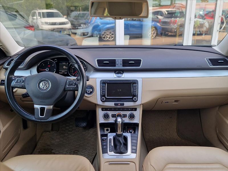 Volkswagen Passat 2,0 TDi 4MOTION KŮŽE KAMERA - fotka 18 z 37