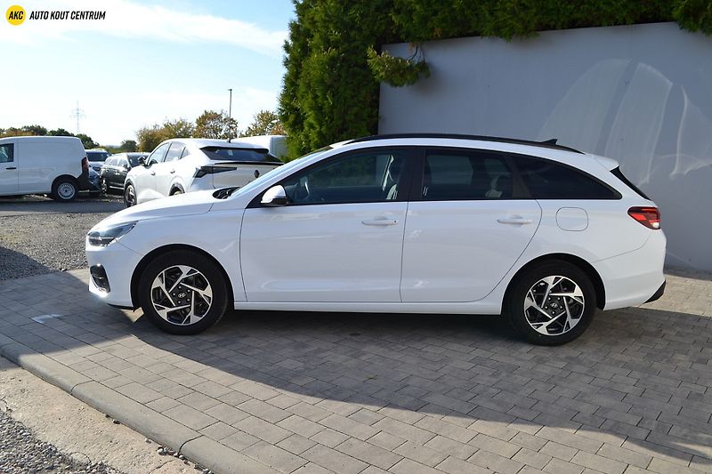 Hyundai i30 WG 1,5I MT SMART FAMILY NAVI F - fotka 2 z 51