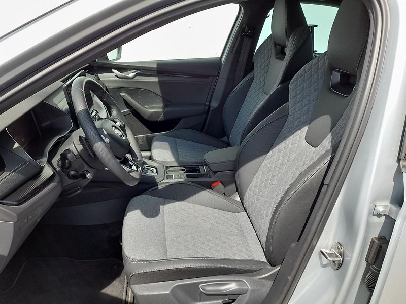 Škoda Octavia Sportline M-HEV 1.5 TSI 110kW - fotka 14 z 20