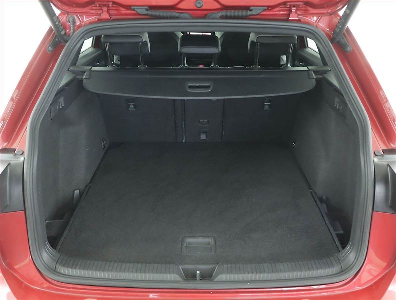 Volkswagen Golf (2022) R-Line 2.0 TDI, Automat - fotka 14 z 16