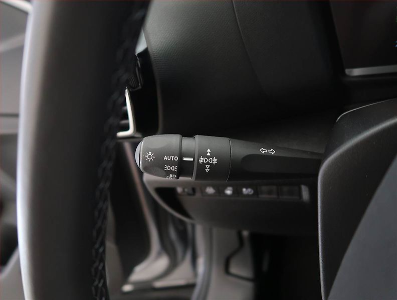Citroën ë-C4 (2022) Feel 50 kWh, SoH 94% - fotka 22 z 25