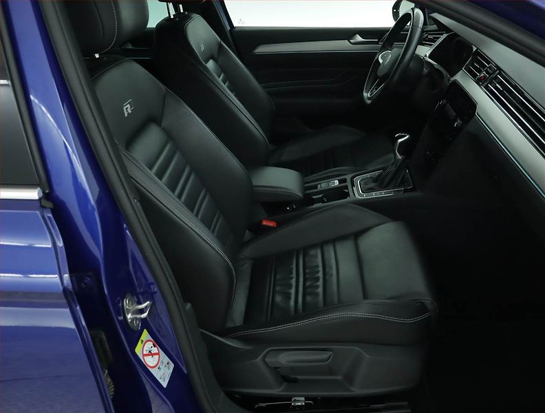 Volkswagen Passat (2022) 2.0 TDI - fotka 9 z 16