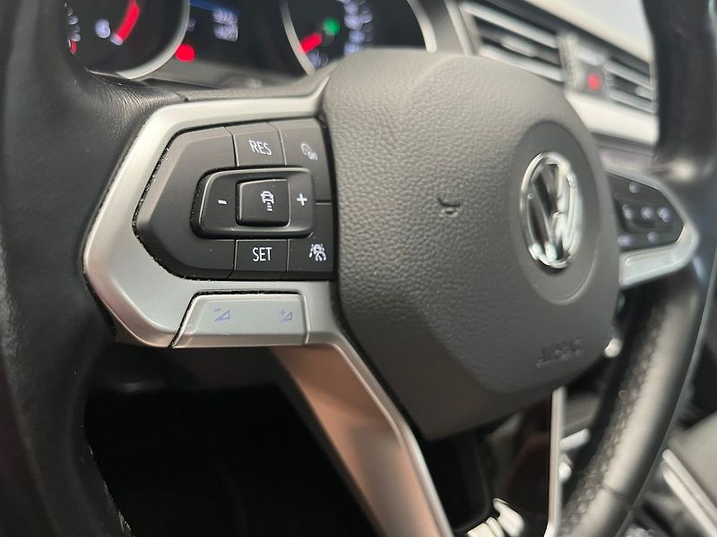 Volkswagen Passat 2.0 TDi LED SVĚTLA, rezervace - fotka 12 z 96
