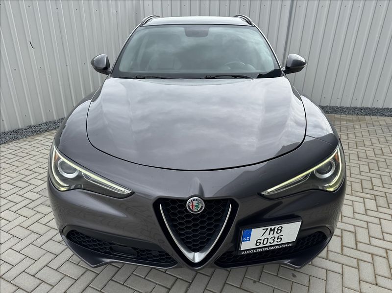 Alfa Romeo Stelvio 2,0 T 206kW Q4 AT8 ZF 4X4 - fotka 6 z 50