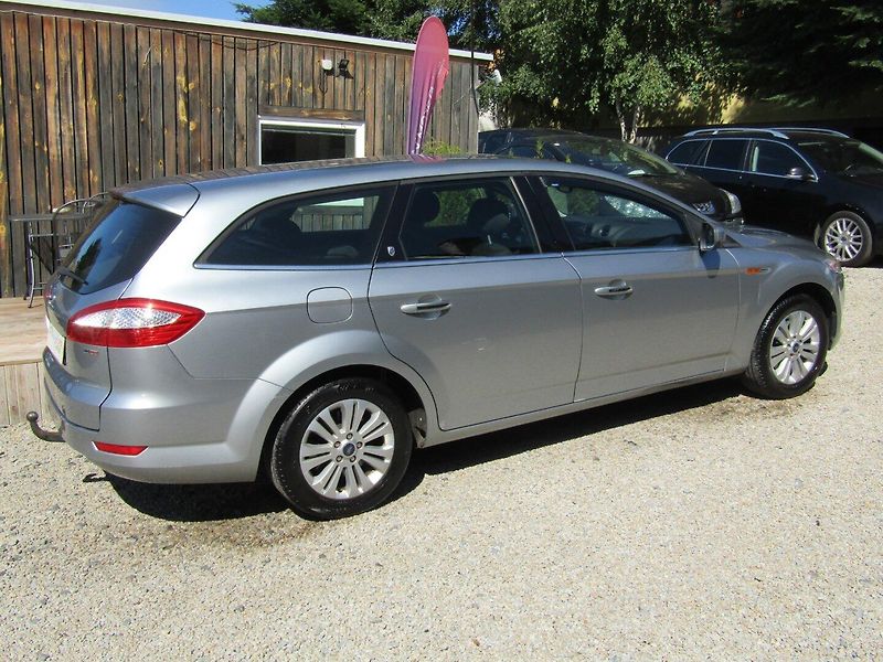 Ford Mondeo (2008) 2.0 TDCi GHIA 1.MAJITEL - fotka 10 z 43