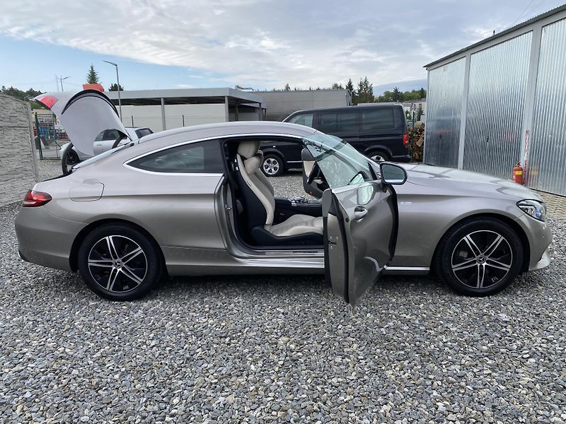 Mercedes-Benz Třídy C C 400 COUPE 4MATIC 51.000KM - fotka 124 z 149