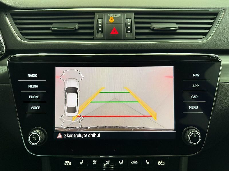 Škoda Superb 2.0TSI 140KW DSG STYLE, ACC, K - fotka 14 z 27