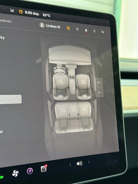 Tesla Model Y (2023) LONG RANGE DUAL MOTOR AWD 2023 - fotka 23 z 28
