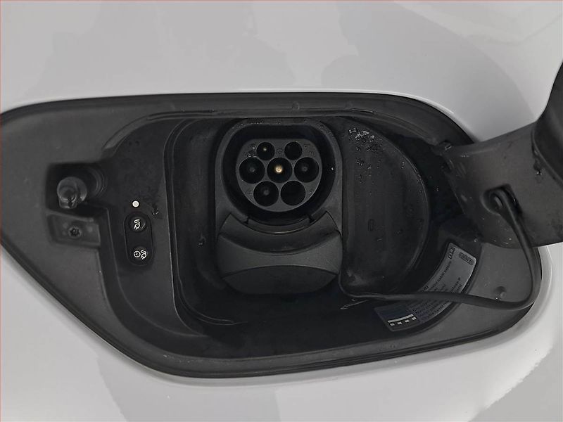 Volkswagen Golf (2018) 32 kWh - 37 Ah, Automat - fotka 17 z 23