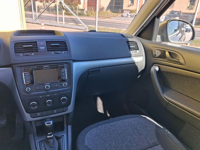 Škoda Yeti (2014) 1,2TSi DSG NAVI BEZ KOROZE! - fotka 23 z 38