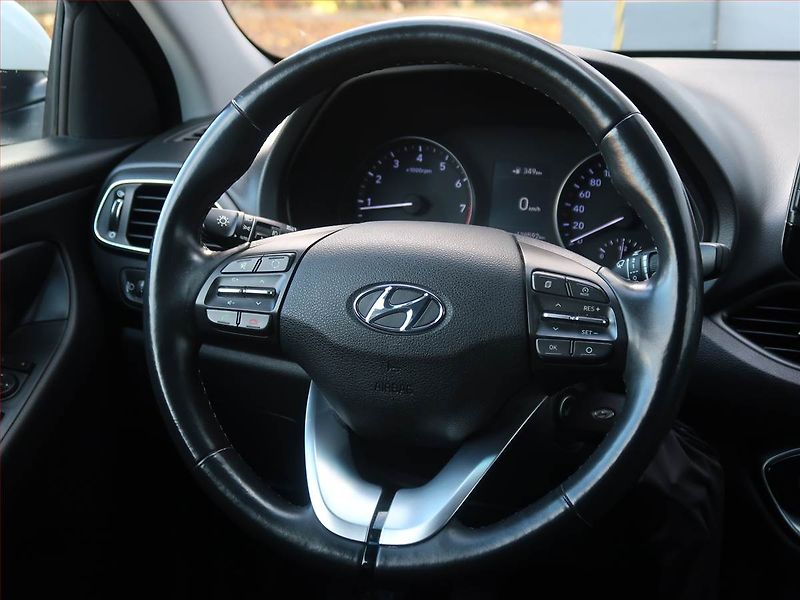 Hyundai i30 (2018) 1.4 T-GDI, ČR,1.maj - fotka 15 z 16