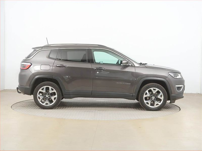 Jeep Compass (2018) 2.0 MultiJet, 4X4, Automat - fotka 6 z 17
