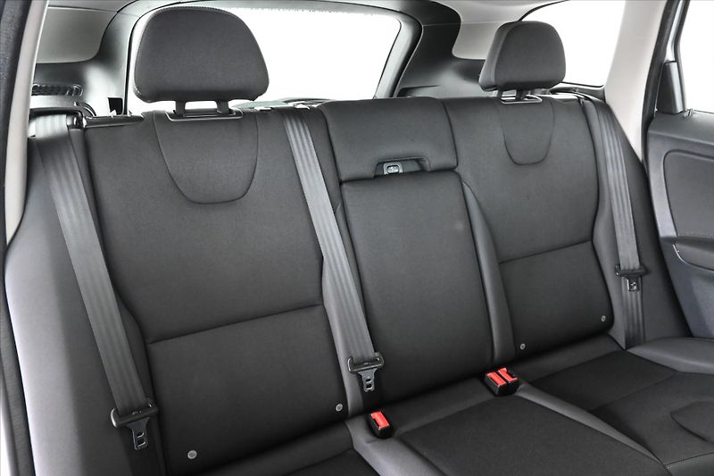 Volvo XC60 2,4 D5 133 kW AT6 AWD Záruka a - fotka 26 z 28