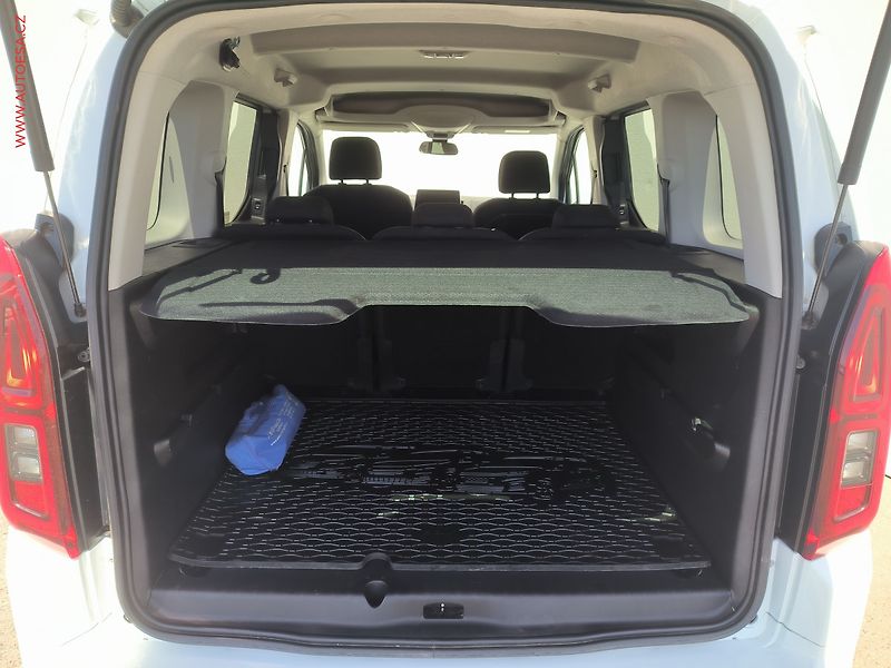 Opel Combo (2022) 1.5CDTi, 1.maj,ČR, Elegance - fotka 7 z 19