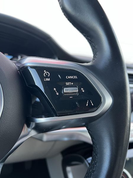 Jaguar I-Pace EV400 AWD HSE 90kWh SOH 98% - fotka 13 z 27