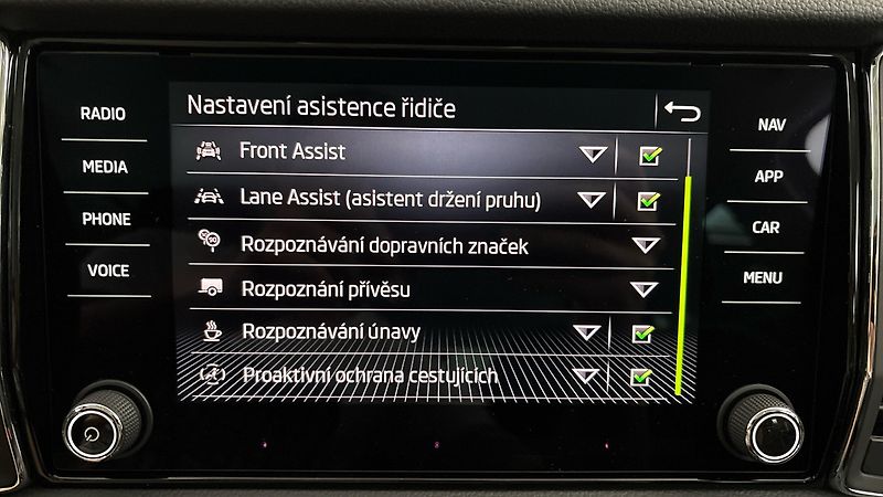 Škoda Kodiaq 2.0 TDI DSG 4x4 Style - fotka 28 z 32