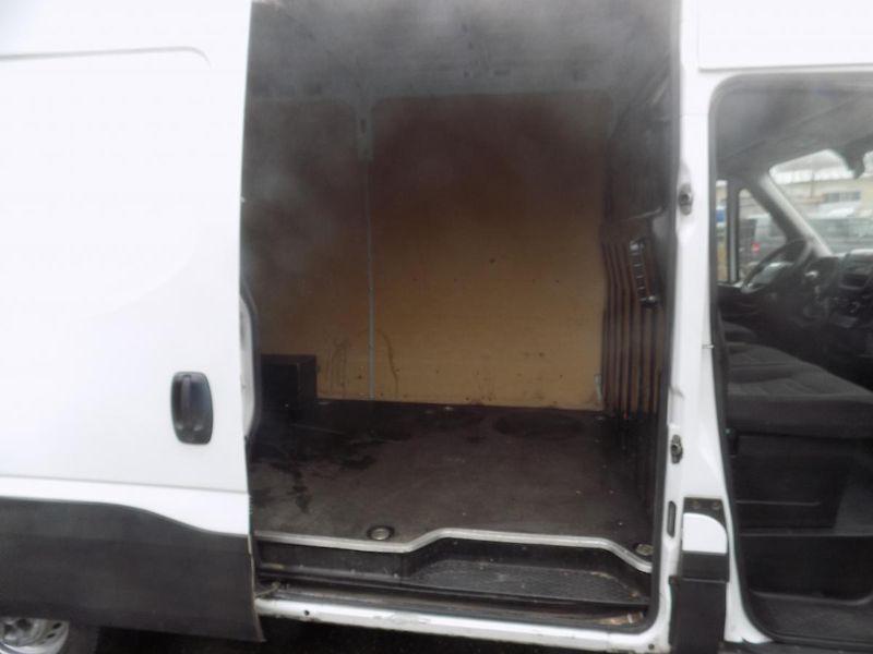 Iveco Daily (2015) 2,3 93KW 35S13 KLIMA - fotka 28 z 31