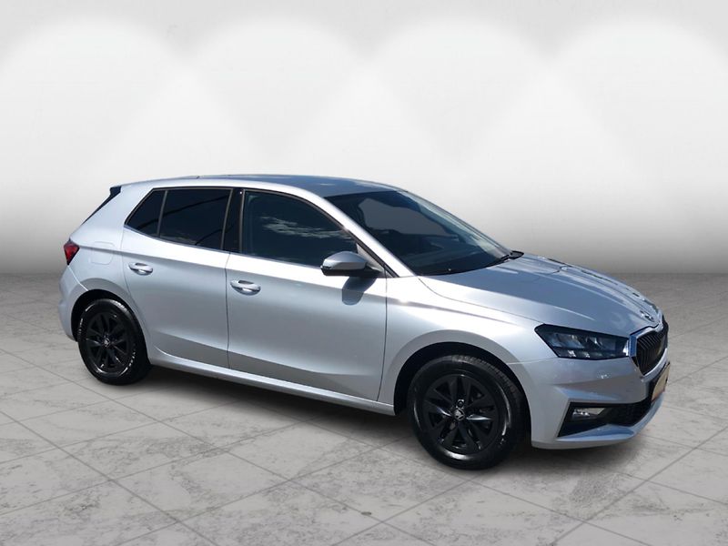 Škoda Fabia 1.0 TSi TOP SELECTION - fotka 6 z 28