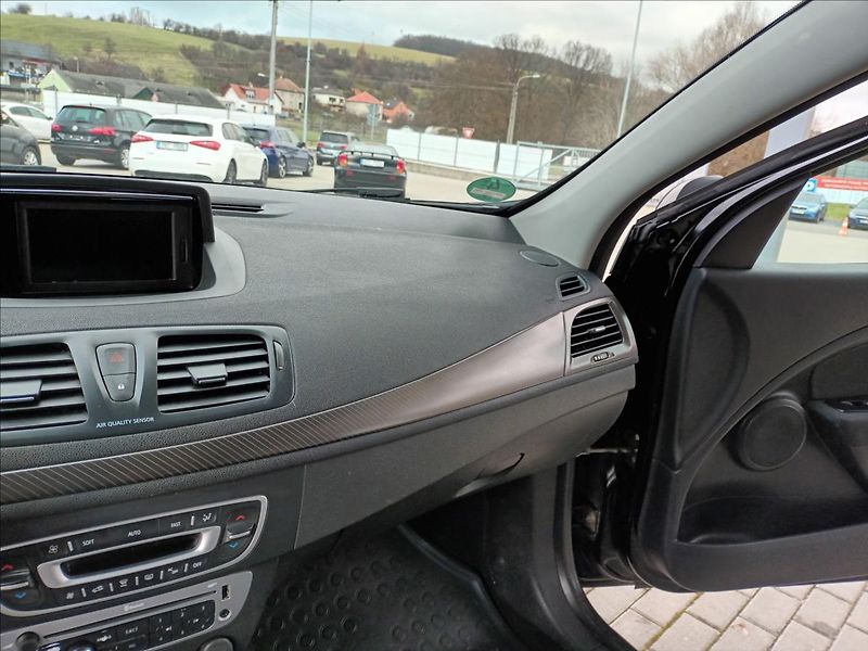 Renault Mégane 1,6 16V,81KW,KLIMA,PARKING,KOL - fotka 13 z 39