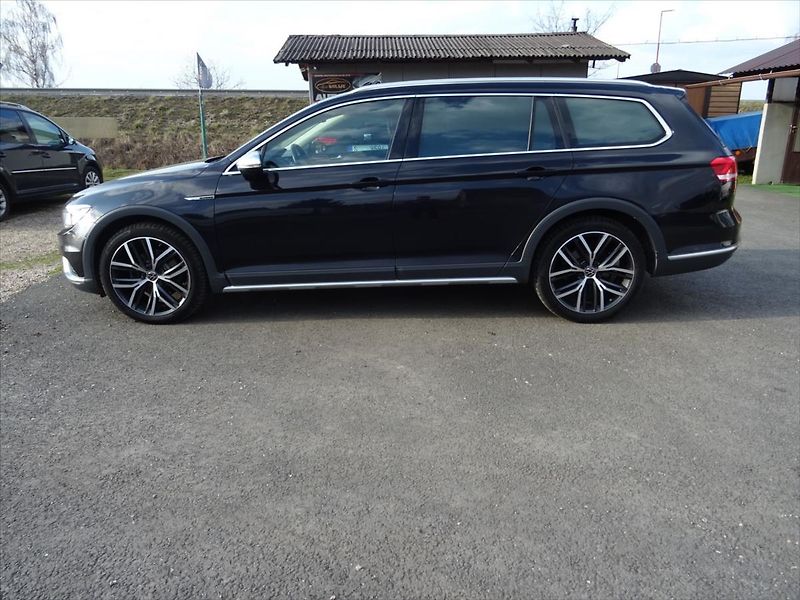 Volkswagen Passat 2,0 TDi 140kW 4x4 - fotka 4 z 26