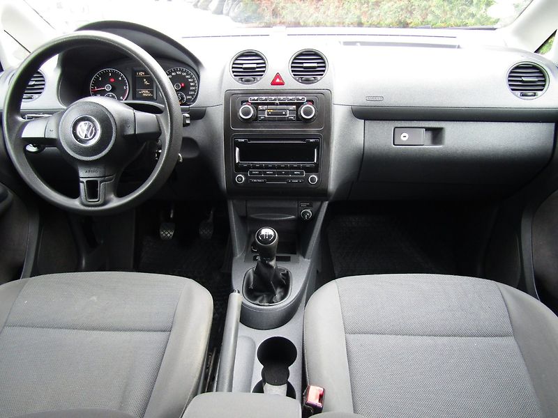 Volkswagen Caddy (2013) 1.6 TDI 75kW  7 MÍST - fotka 15 z 37