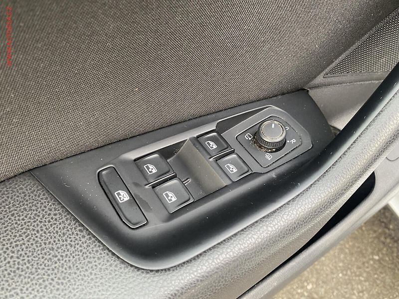 Volkswagen Passat (2016) 1.6 TDi, DSG, navi, AC - fotka 13 z 19