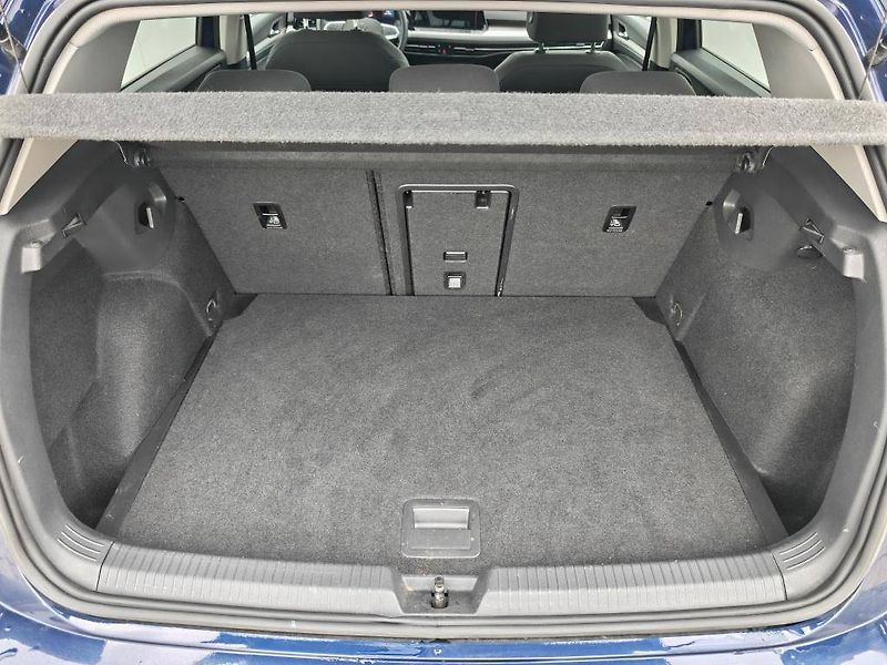 Volkswagen Golf Life 1,0TSi - fotka 21 z 21