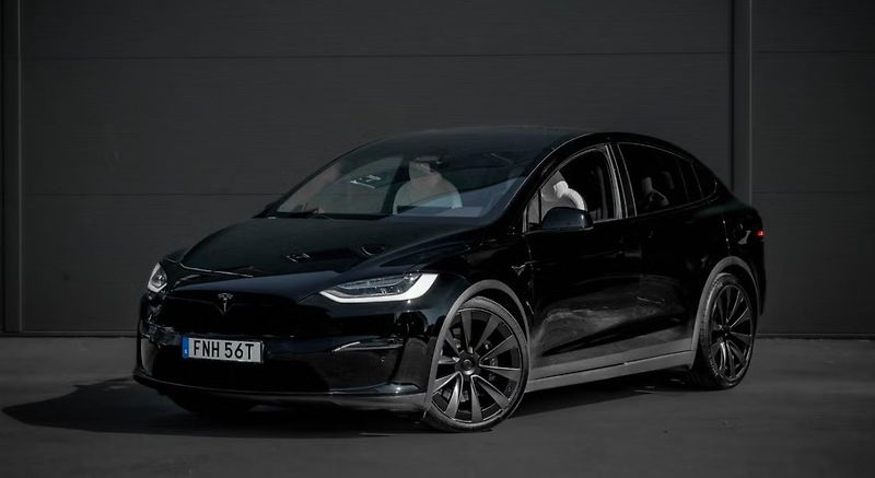 Tesla Model X Plaid 6 míst AWD Tažné Pano. - fotka 1 z 24