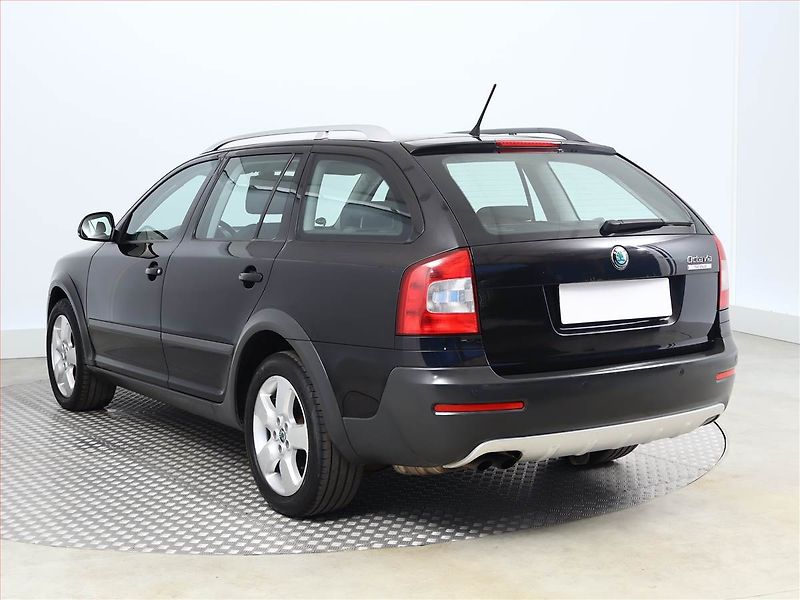 Škoda Octavia (2011) Scout 2.0 TDI, 4X4, Tempomat - fotka 4 z 16