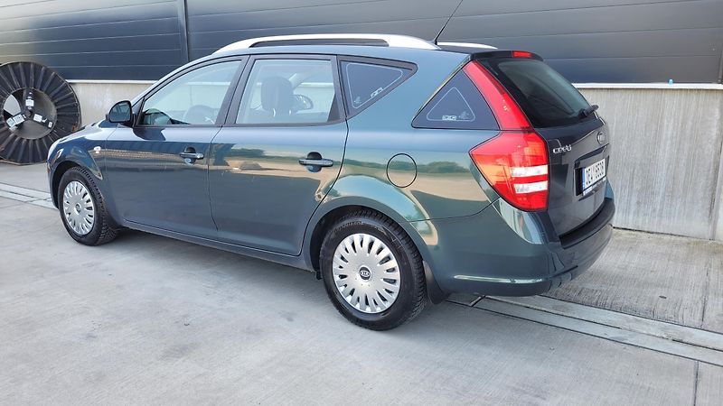 Kia Ceed 1,6i 93KW KOUPENO V ČR - fotka 4 z 21