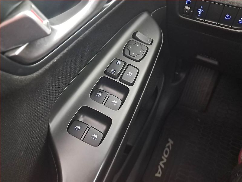 Hyundai Kona (2021) 1.0 T-GDI, Automat, Tempomat - fotka 16 z 17