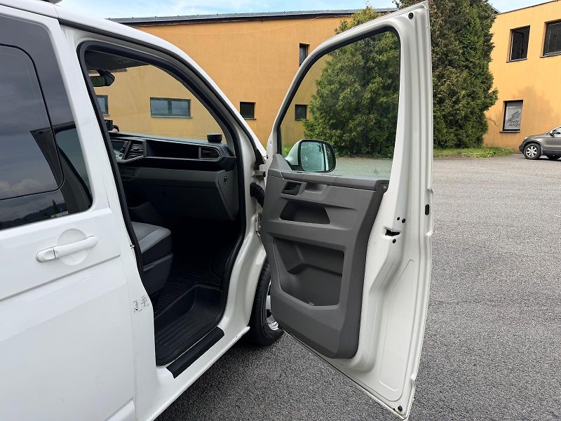 Volkswagen Transporter 2,0 TDi / 110 kW / T6 city  - fotka 22 z 29