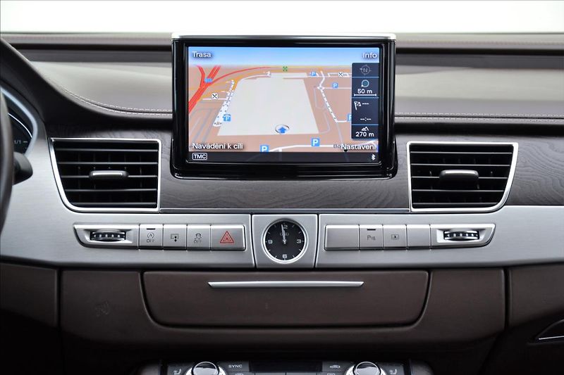 Audi A8 4.2 TDI/V8/Design-Selection/CZ - fotka 24 z 49
