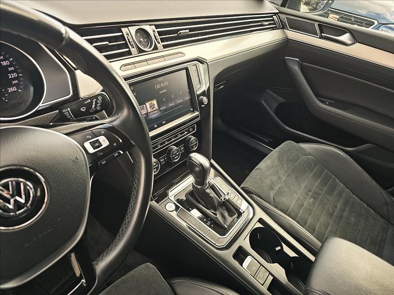 Volkswagen Passat VIII 1,4TSi DSG Highline - fotka 12 z 56