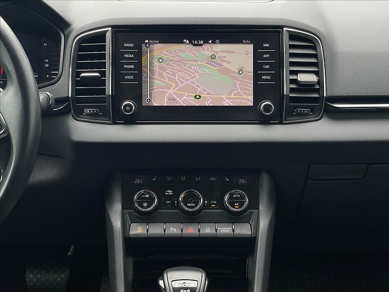 Škoda Karoq 2,0 TDI DSG 4x4 Style TAŽNÉ - fotka 12 z 24