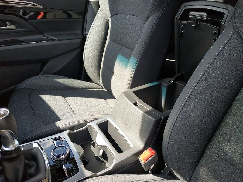 KGM Korando 1.5T, SMART,4WD, MT, SKLADEM - fotka 33 z 35