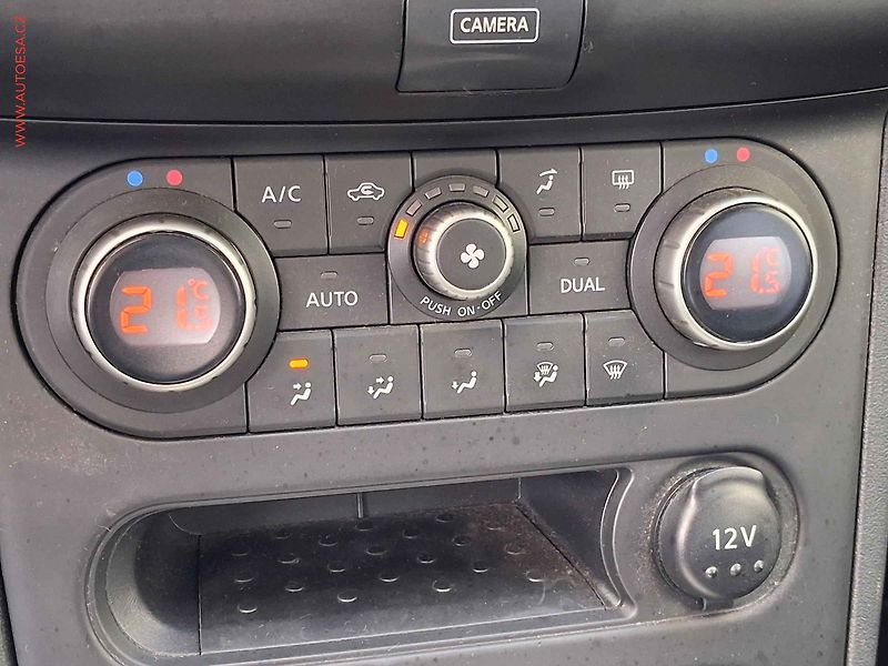 Nissan Qashqai (2012) 2.0 16V, Tekna, AT, xenon - fotka 17 z 21