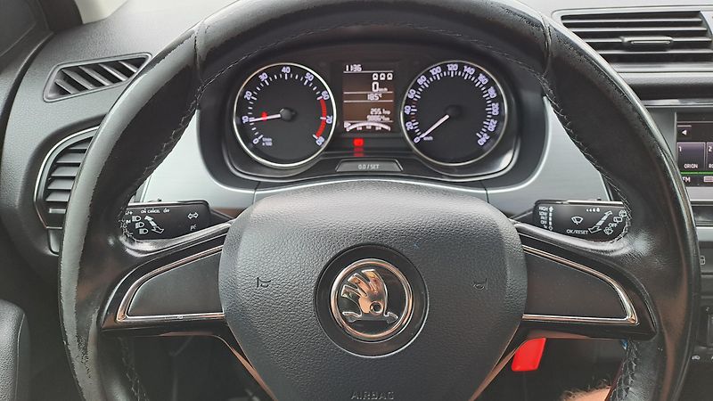 Škoda Fabia 1.0 TSI70 Ambiente+ - fotka 22 z 27