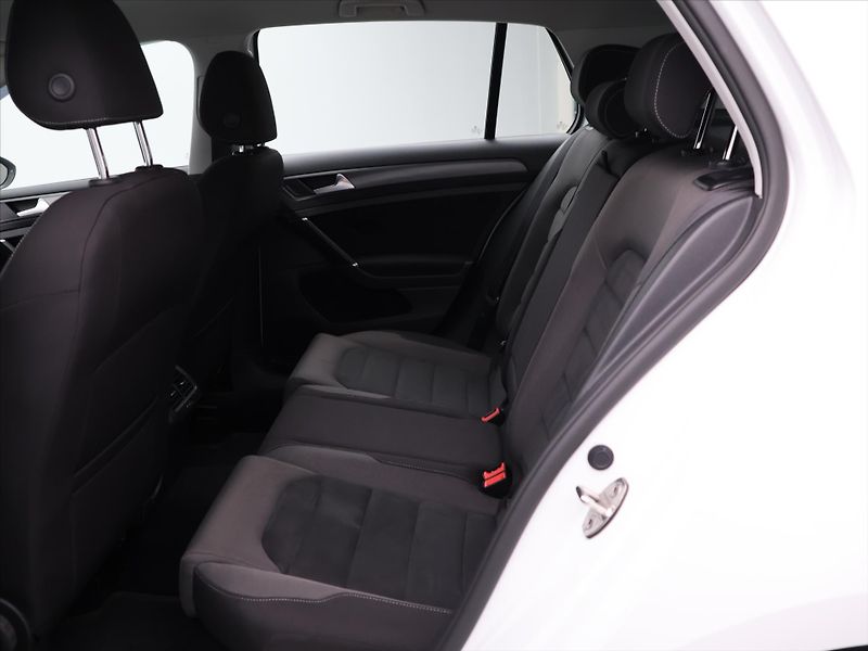 Volkswagen Golf 1,4 TSI 92kW CZ LED - fotka 13 z 24