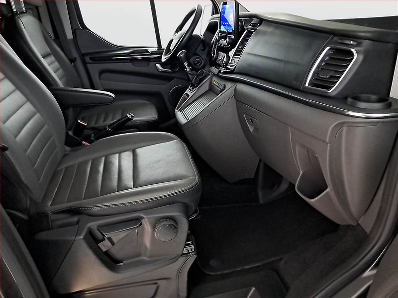 Ford Tourneo Custom (2022) Titanium 2.0 EcoBlue mHEV, ČR - fotka 9 z 21
