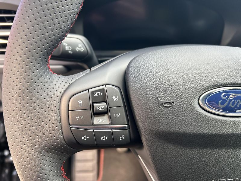 Ford Kuga 1,5 EcoBoost 110kW ST-LINE X - fotka 20 z 36